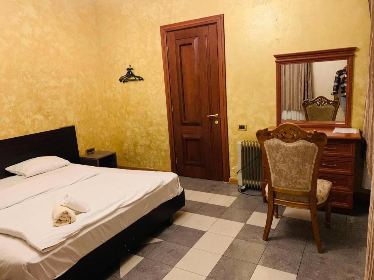 Centre Hotel-Hostel Yerevan Exterior photo