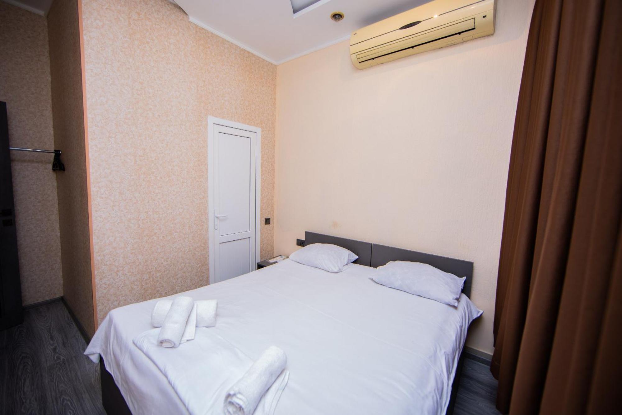 Centre Hotel-Hostel Yerevan Exterior photo
